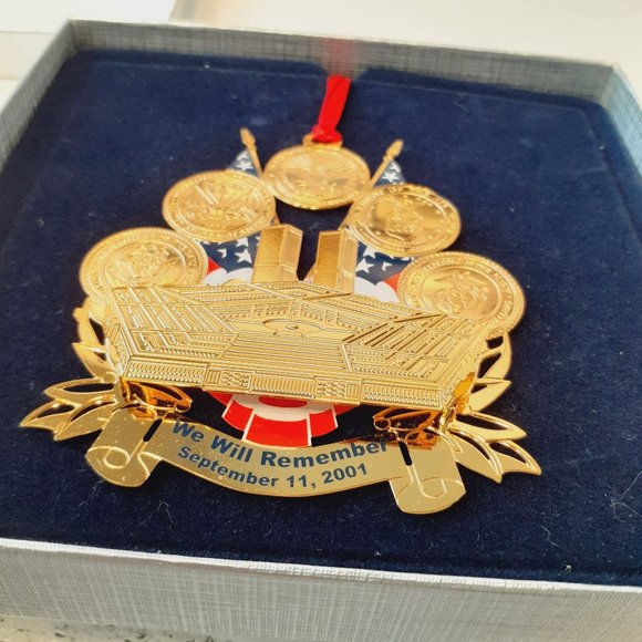 RARE 911 WE WILL REMEMBER SEPTEMBER 11, 2001 CHRISTMAS ORNAMENT in box - Picture 6 of 9